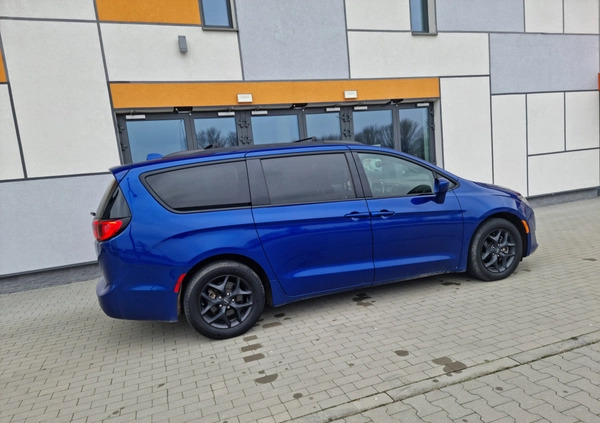 Chrysler Pacifica cena 114900 przebieg: 68000, rok produkcji 2020 z Tarnów małe 211